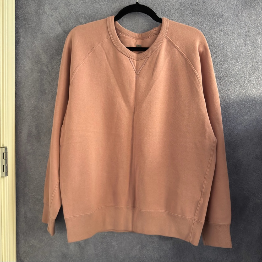 Uniqlo Lightweight Long-Sleeve Sweatshirt (Used — Very Good) • Size: M